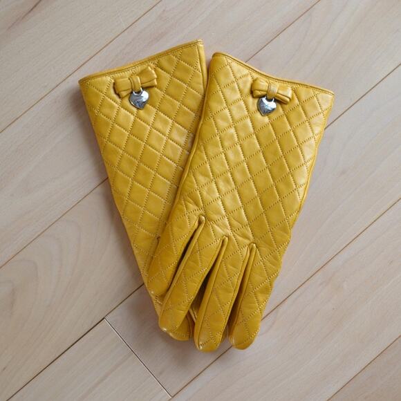 Vintage COACH Quilted Leather Gloves Heart - Picture 1 of 4